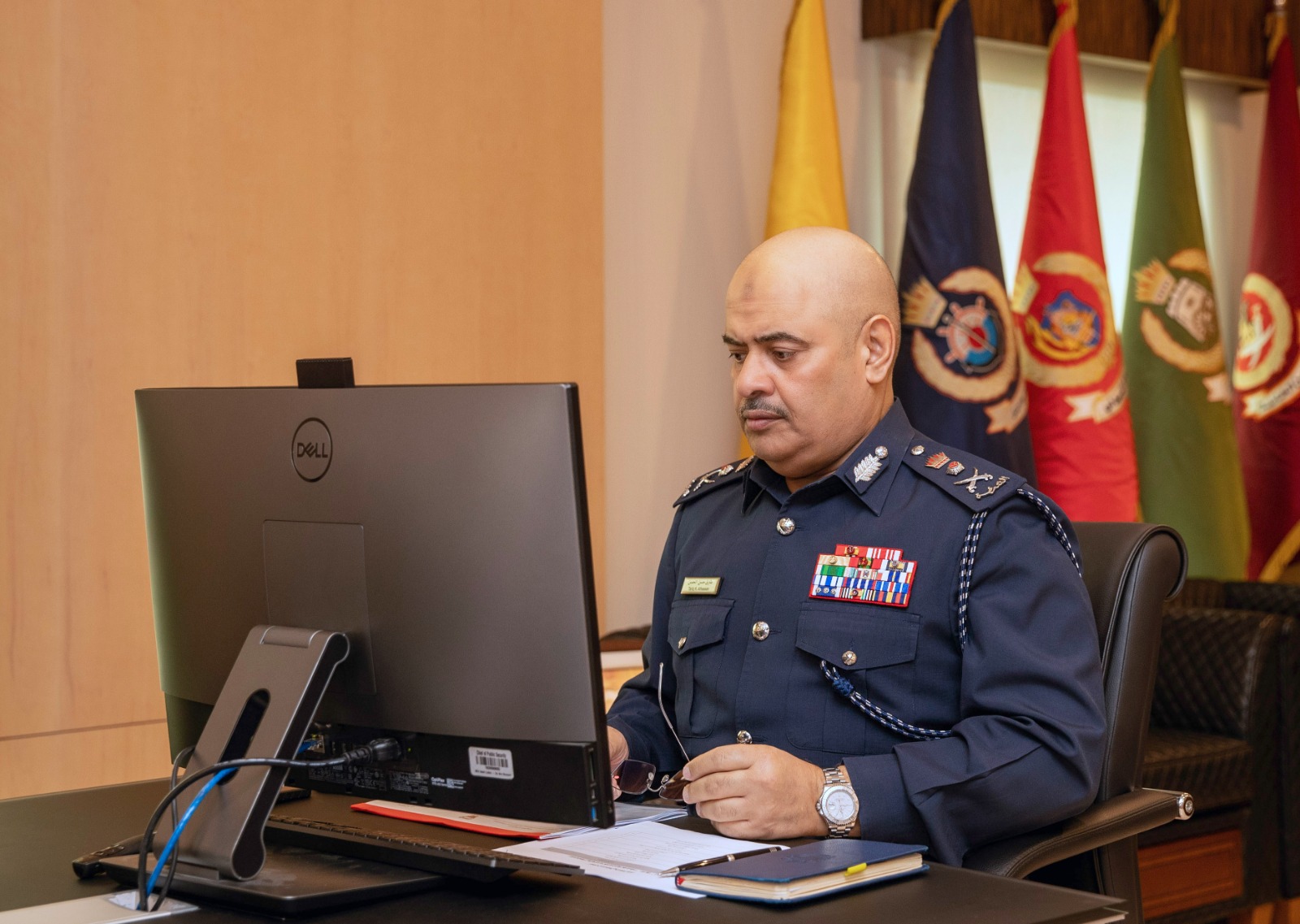 رئيس الأمن العام يترأس الاجتماع الطارئ الثالث للجنة الوطنية لإدارة الطوارئ المدنية<