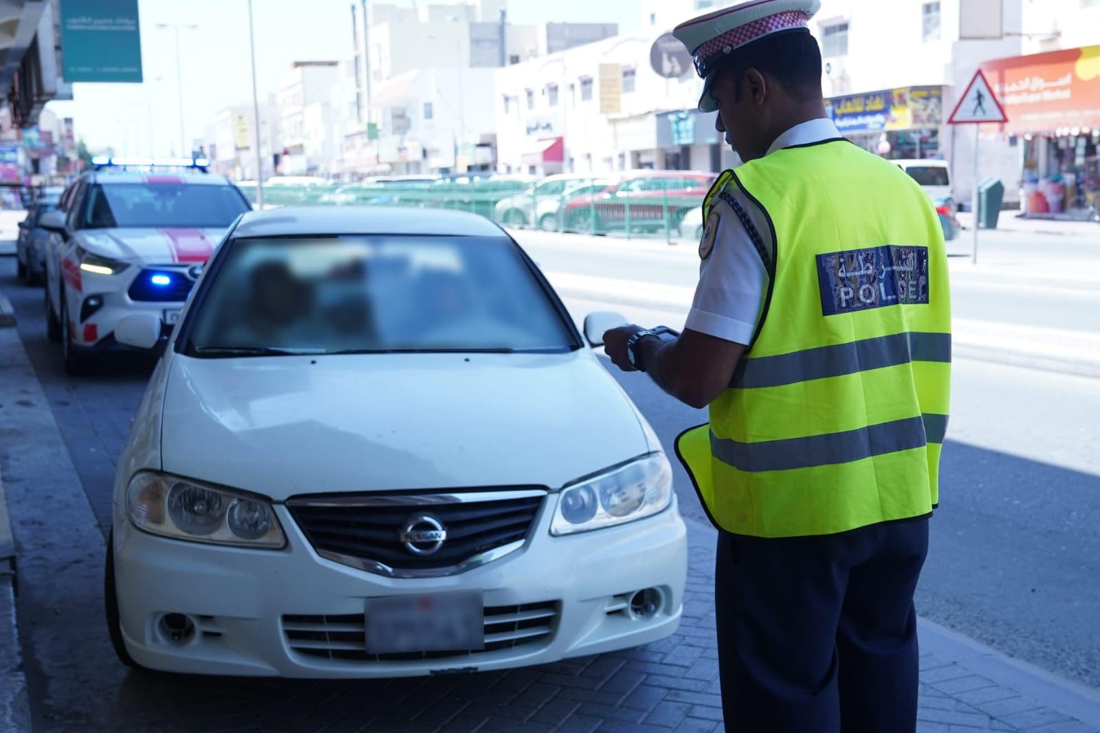 المرور : ضبط عدد من الأشخاص المخالفين لممارستهم أنشطة النقل العام دون ترخيص<