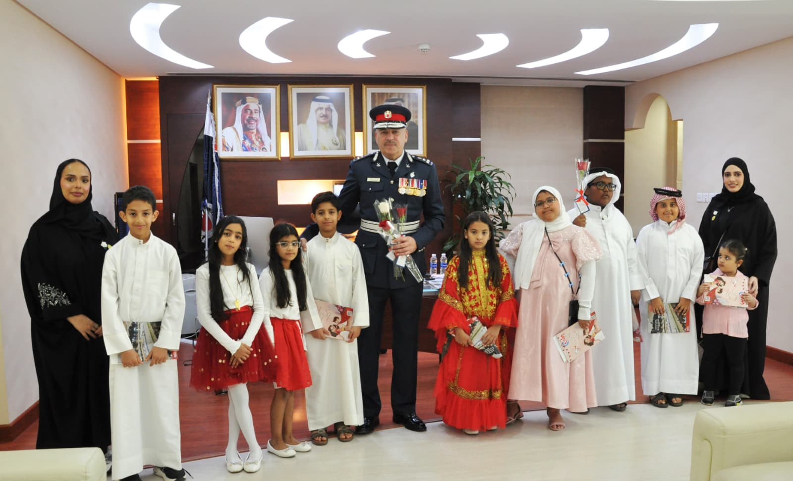 مديرية شرطة محافظة العاصمة تستقبل أطفال جمعية السنابل لرعاية الأيتام<