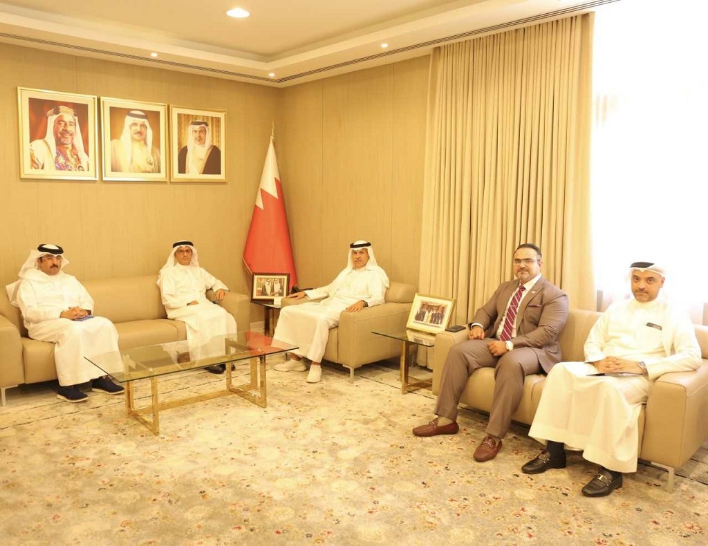 وكيل وزارة الداخلية لشئون الجنسية والجوازات والإقامة يلتقي بالمدير العام للشؤون القانونية وحقوق الإنسان بوزارة الخارجية<