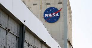 ناسا تعدل خطط برنامج أرتميس وتؤجل الهبوط البشري على القمر وسط احتدام المنافسة الدولية الفضائية<