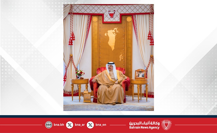 جلالة الملك المعظم القائد الأعلى للقوات المسلحة يستقبل القائد العام لقوة دفاع البحرين ووزير الداخلية<