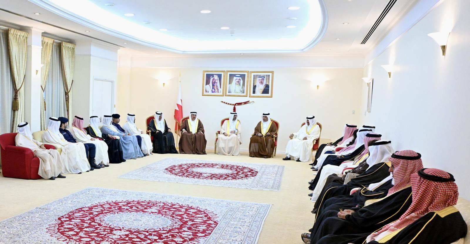 خلال التقاء سموه برواد مجلس المحافظة .. محافظ الجنوبية: يؤكد على تعزيز التواصل مع المواطنين وتكريس الثوابت والقيم الوطنية الراسخة   <