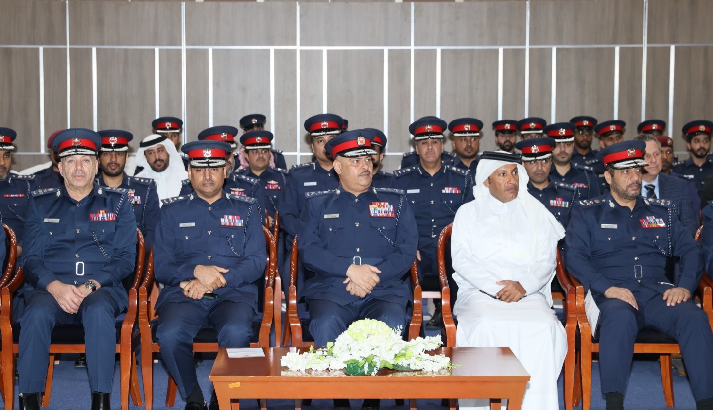 وضع مفهوم وطني لإدارة مخاطر الطوارئ والتعامل معها ... رئيس الأمن العام يقوم بتخريج المشاركين في ورشة عمل إعداد قادة القطاعات لإدارة حوادث المواد الخطرة CBRN<