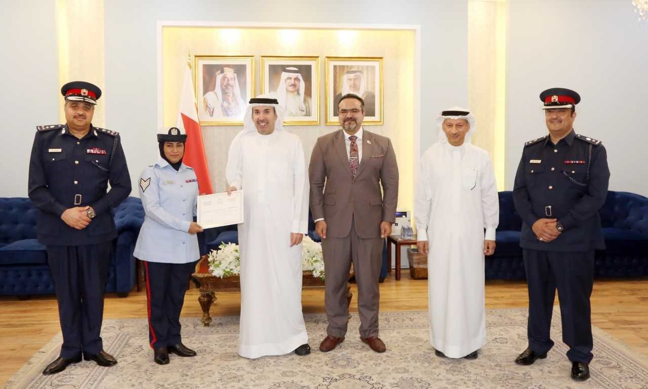 محافظ العاصمة يشيد بإنجازات برنامج مكافحة العنف والإدمان 