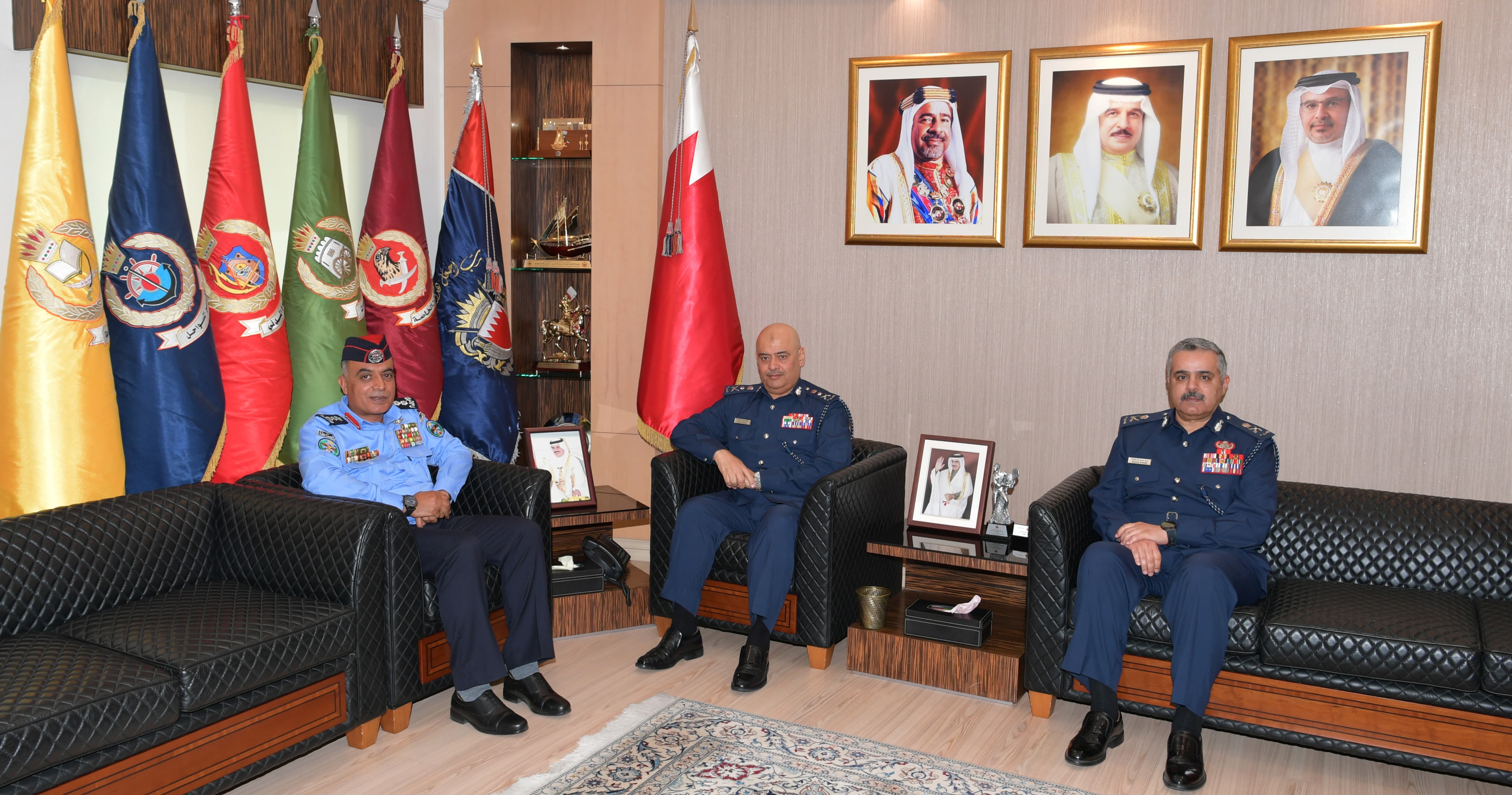 رئيس الأمن العام يستقبل ضابط الارتباط الأمني الأردني<