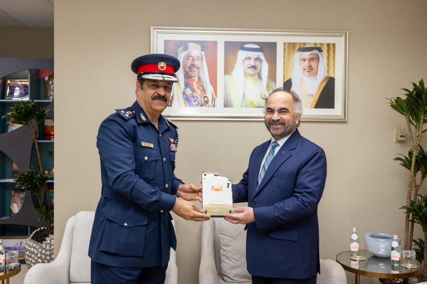 مدير عام الإدارة العامة للدفاع المدني يلتقي بالرئيس التنفيذي لشركة بابكو للتكرير   <