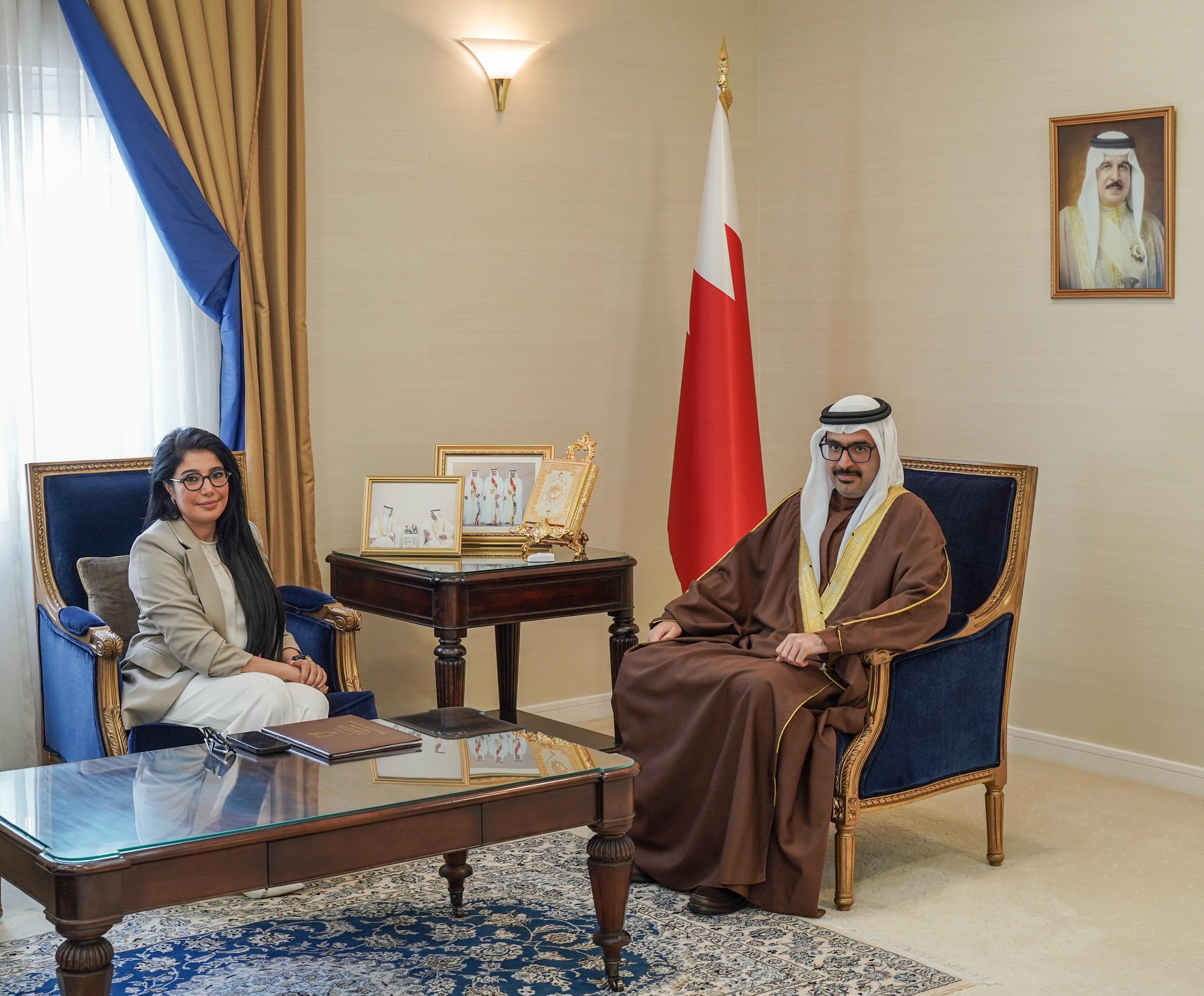 سمو محافظ الجنوبية يبحث مع النائب مريم الظاعن احتياجات الأهالي <