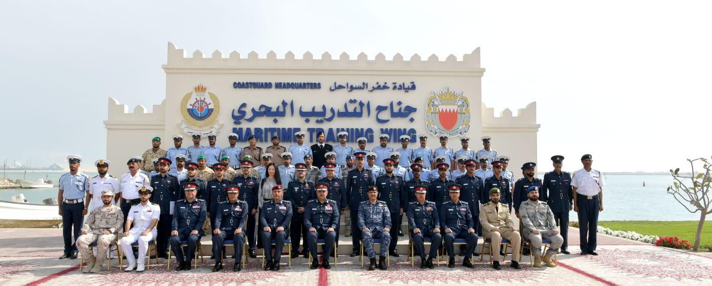 نائب رئيس الأمن العام يشهد تخريج المشاركين في عدد من الدورات التدريبية بخفر السواحل<