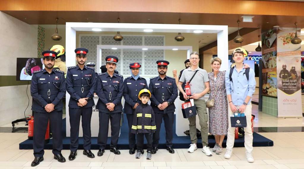 تحت شعار (دور أنظمة المعلومات التكنولوجية والتقنية في تقييم المخاطر) الإدارة العامة للدفاع المدني تفتتح المنصة التوعوية بمجمع الواحة بالجفير<