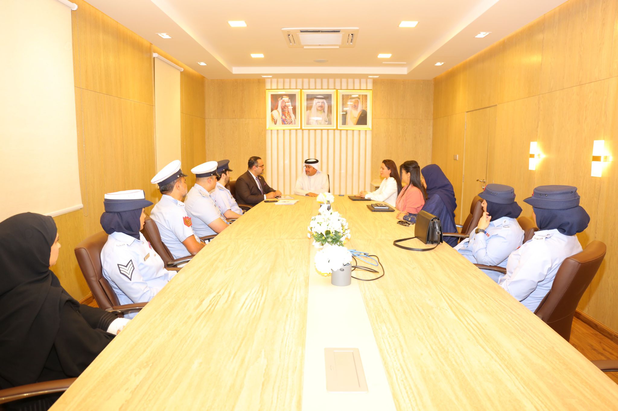 الرئيس التنفيذي للمركز الوطني للأمن السيبراني يستقبل مدير برنامج مكافحة العنف والإدمان (معًا)<