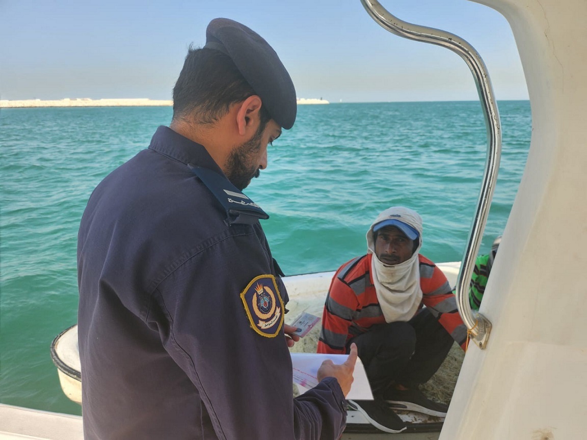 خفر السواحل تواصل حملاتها التفتيشية للتصدي للمخالفات البحرية<