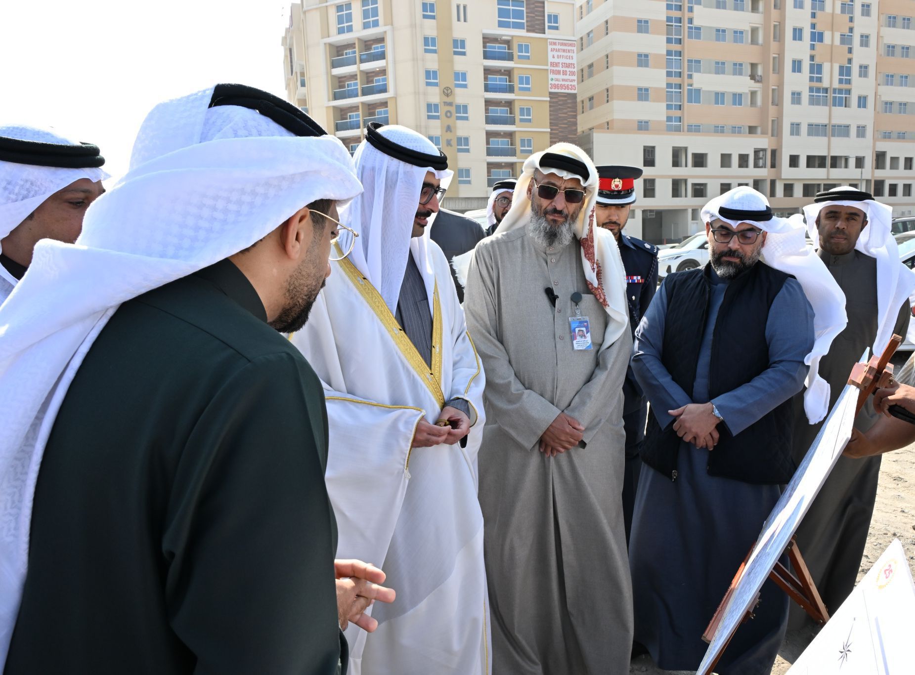 سمو محافظ المحافظة الجنوبية يتفقد احتياجات أهالي منطقة   الحجيات الخدمية والتنموية<