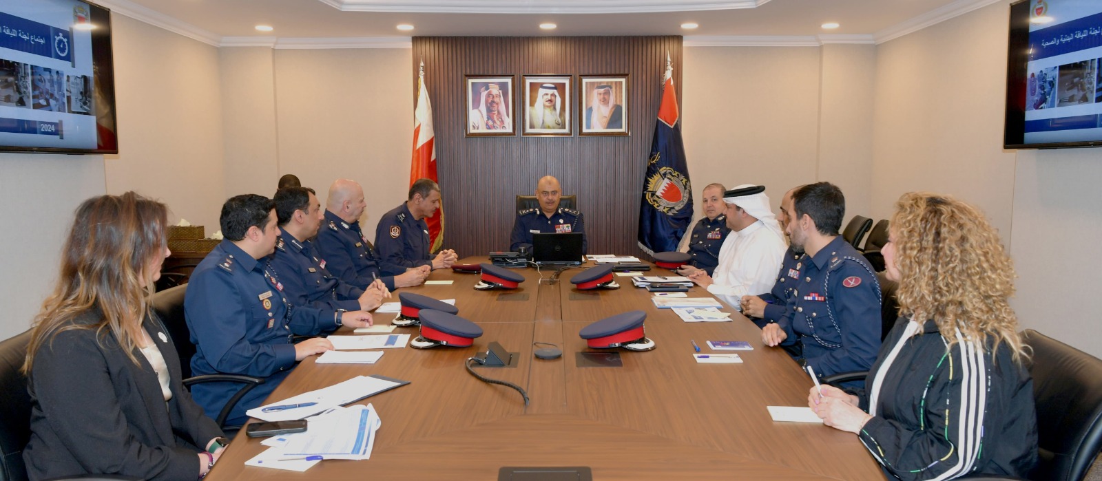 رئيس الأمن العام يترأس اجتماع لجنة اللياقة البدنية والصحية<