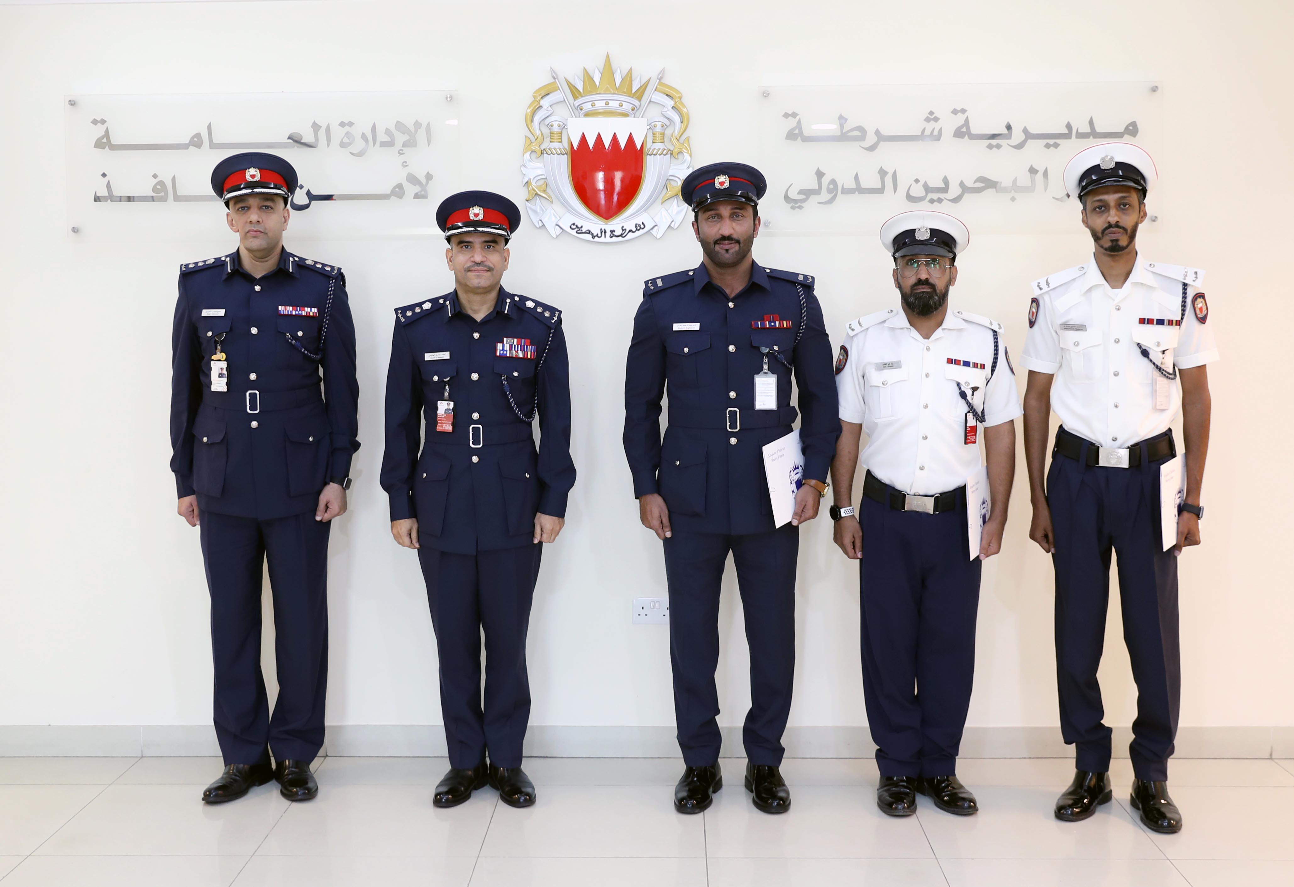 مدير عام أمن المنافذ يكرم عددا من منتسبي الإدارة لتميزهم في أداء واجباتهم<