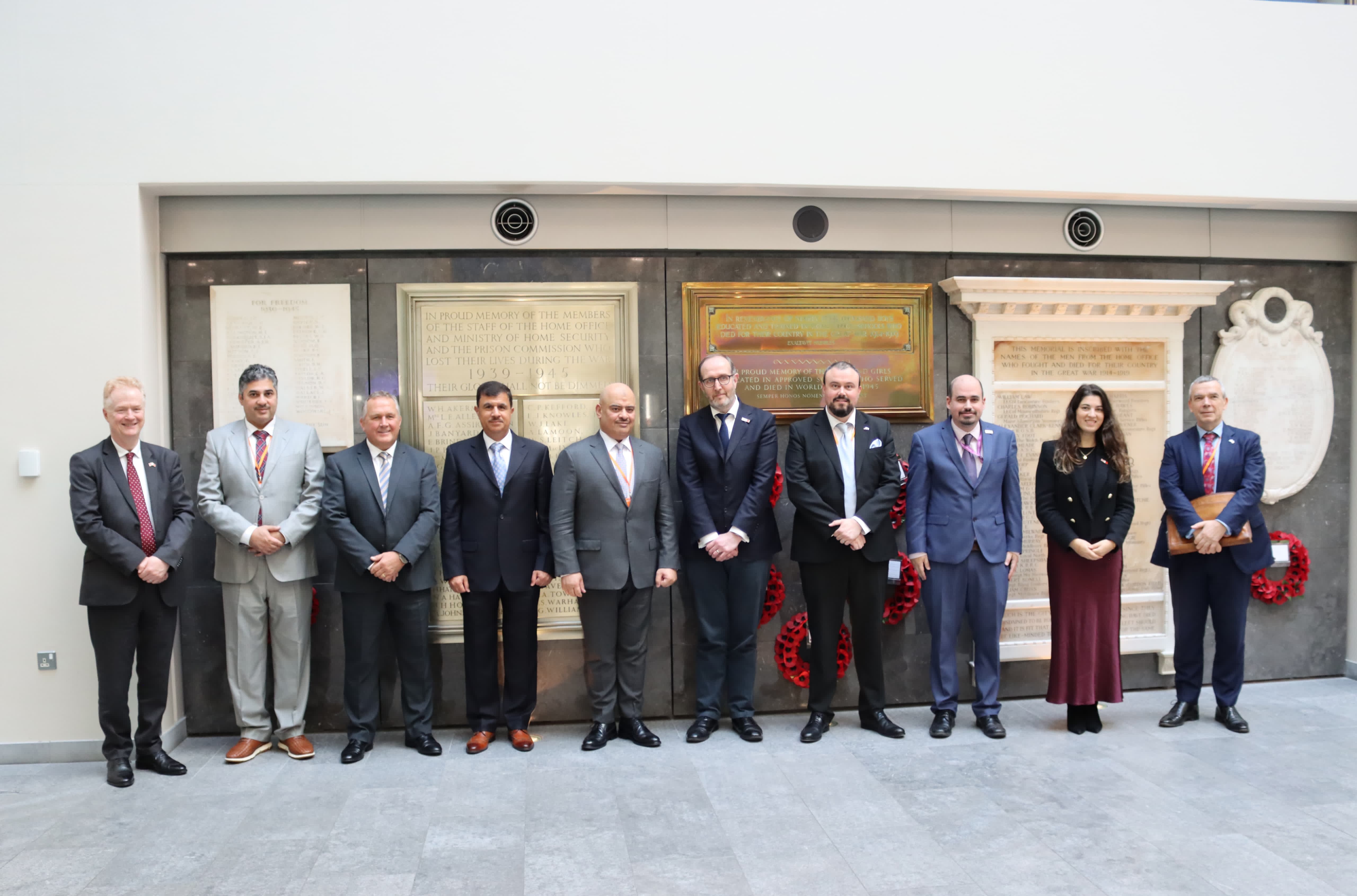 رئيس الأمن العام يترأس الجانب البحريني في اجتماع فريق العمل الأمني المشترك بين وزارتي الداخلية في البحرين والمملكة المتحدة<