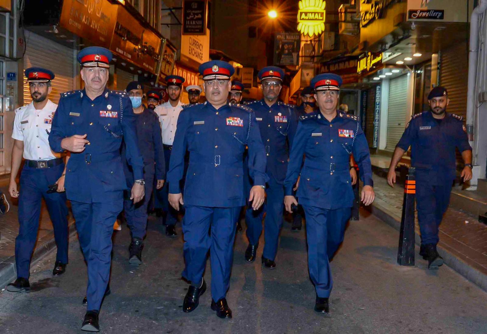 رئيس الأمن العام يقوم بجولة تفقدية لترتيبات المديريات الأمنية لتأمين موسم عاشوراء<