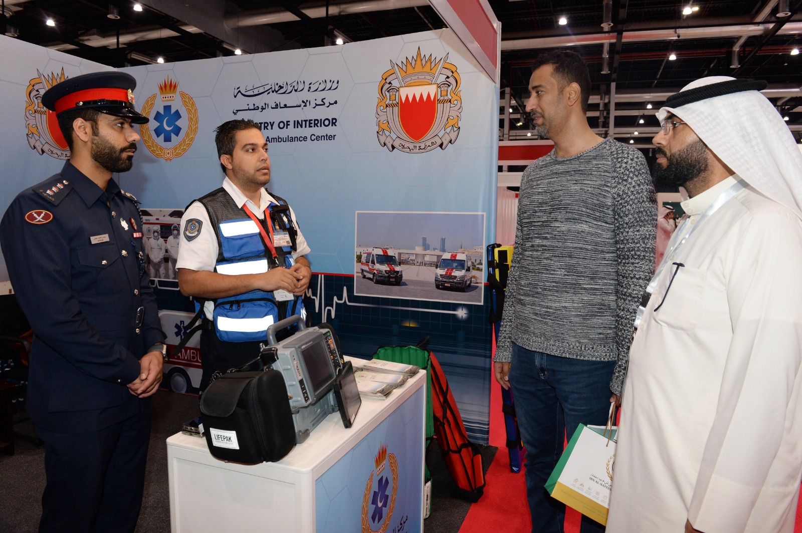 الإسعاف الوطني يشارك في مؤتمر ومعرض المنامة الدولي للصحة 2023<