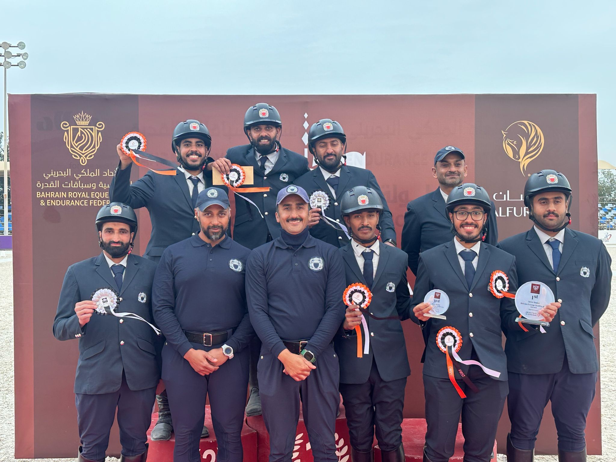 فريق شعبة الخيالة يحقق مراكز متقدمة في بطولة مسابقة الفرسان لترويض الجياد<