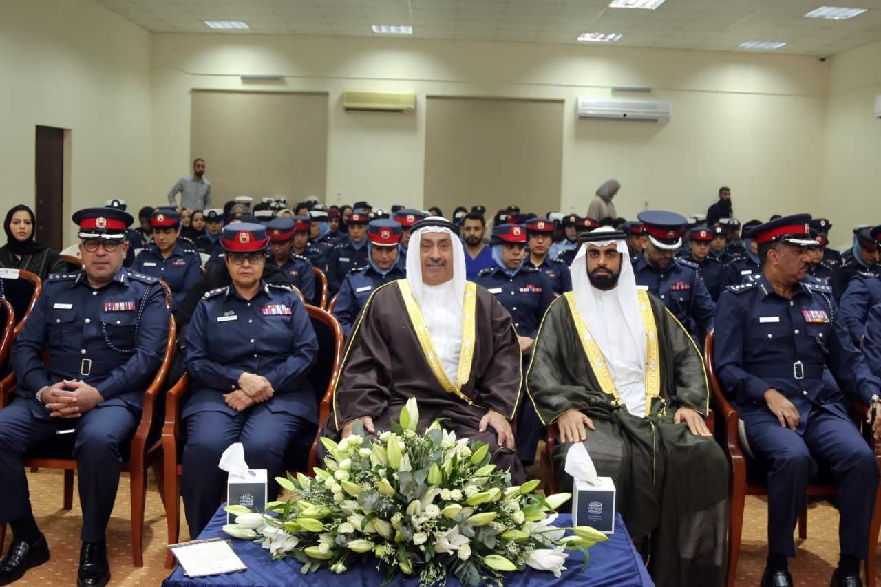 في احتفال أقامته الوزارة بمناسبة يوم المرأة البحرينية ...وكيل وزارة الداخلية يكرم عددا من منتسبات وزارة الداخلية<
