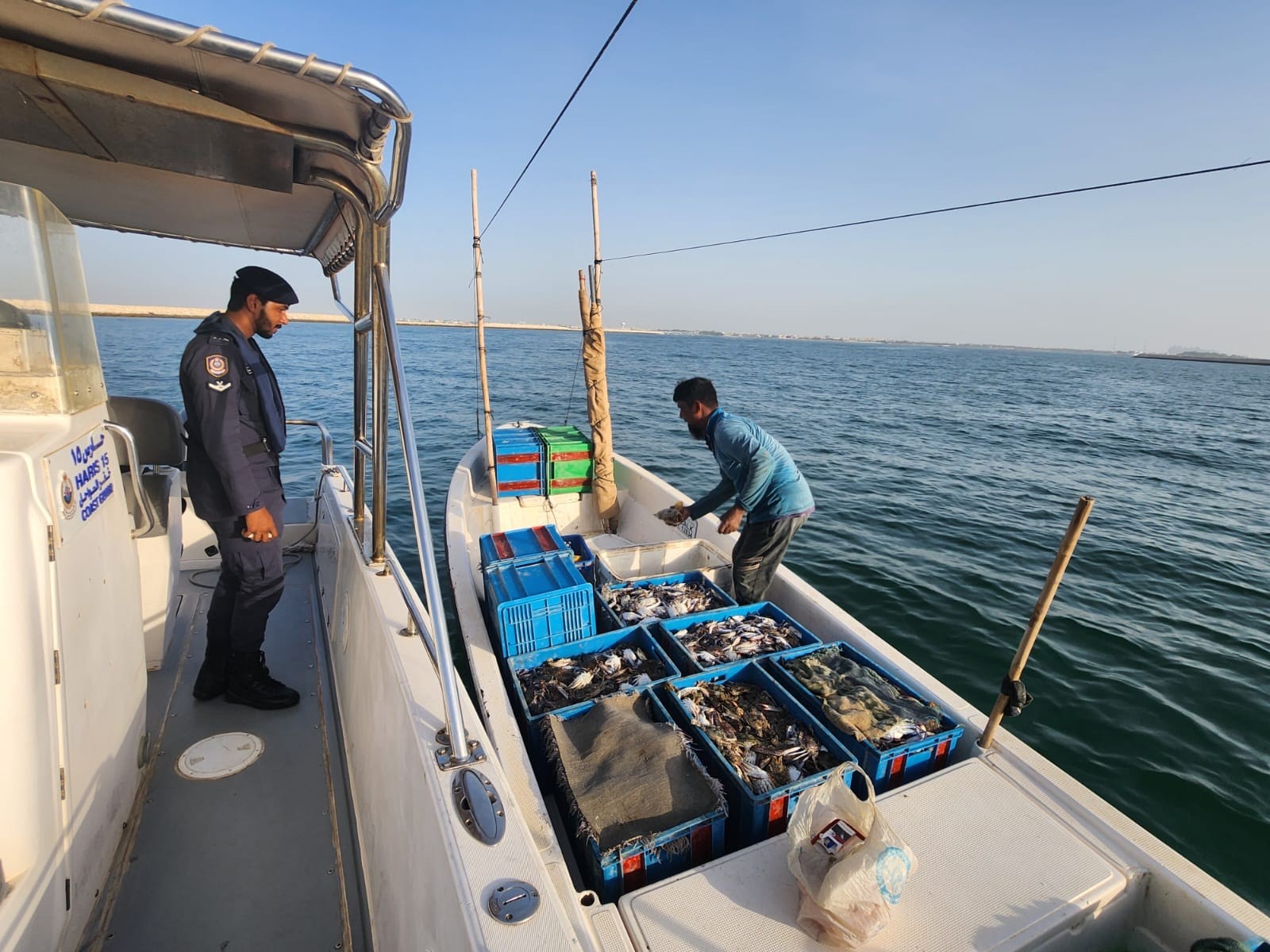 خفر السواحل تواصل حملاتها التفتيشية للتصدي للمخالفات البحرية<