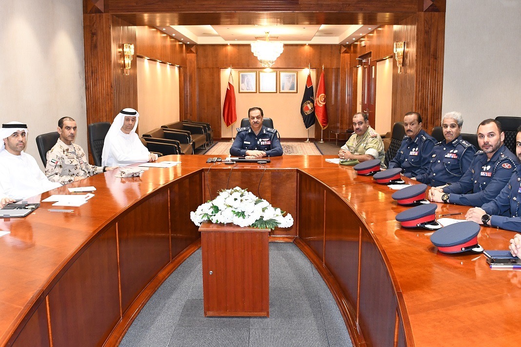 مدير عام الدفاع المدني يجتمع مع الملحق العسكري بسفارة دولة الامارات لدى مملكة البحرين<