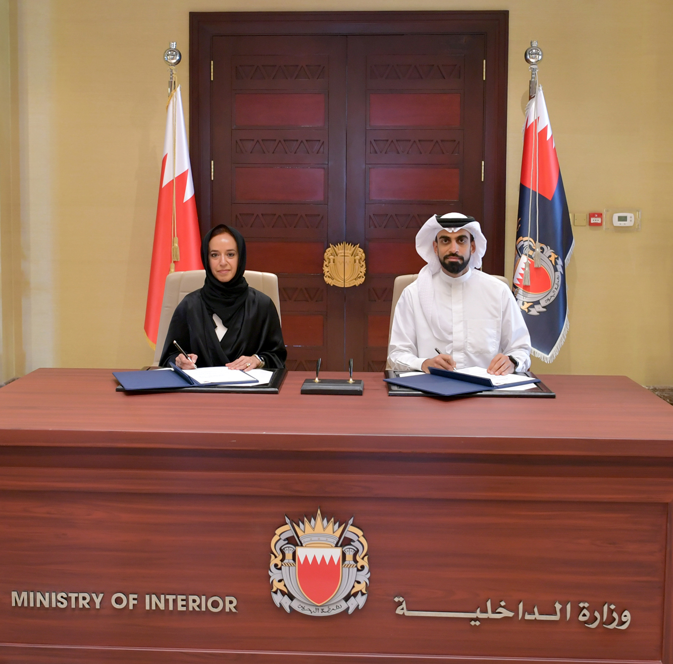 تنفيذ الأحكام والعقوبات البديلة توقع اتفاقية إطار عمل مع مؤسسة انجاز البحرين لتقديم برامج للمستفيدين من برنامج السجون المفتوحة<