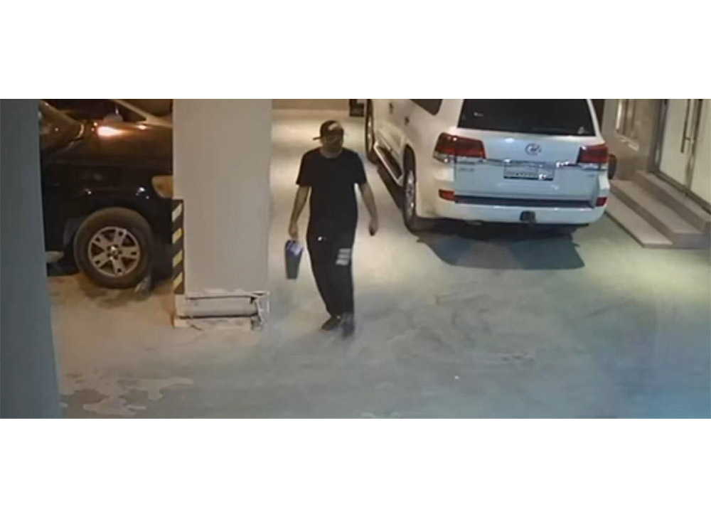 المباحث الجنائية بالتعاون مع شرطة المحرق تقبض على شخص لقيامه بسرقة عدد من المنازل بالحد<