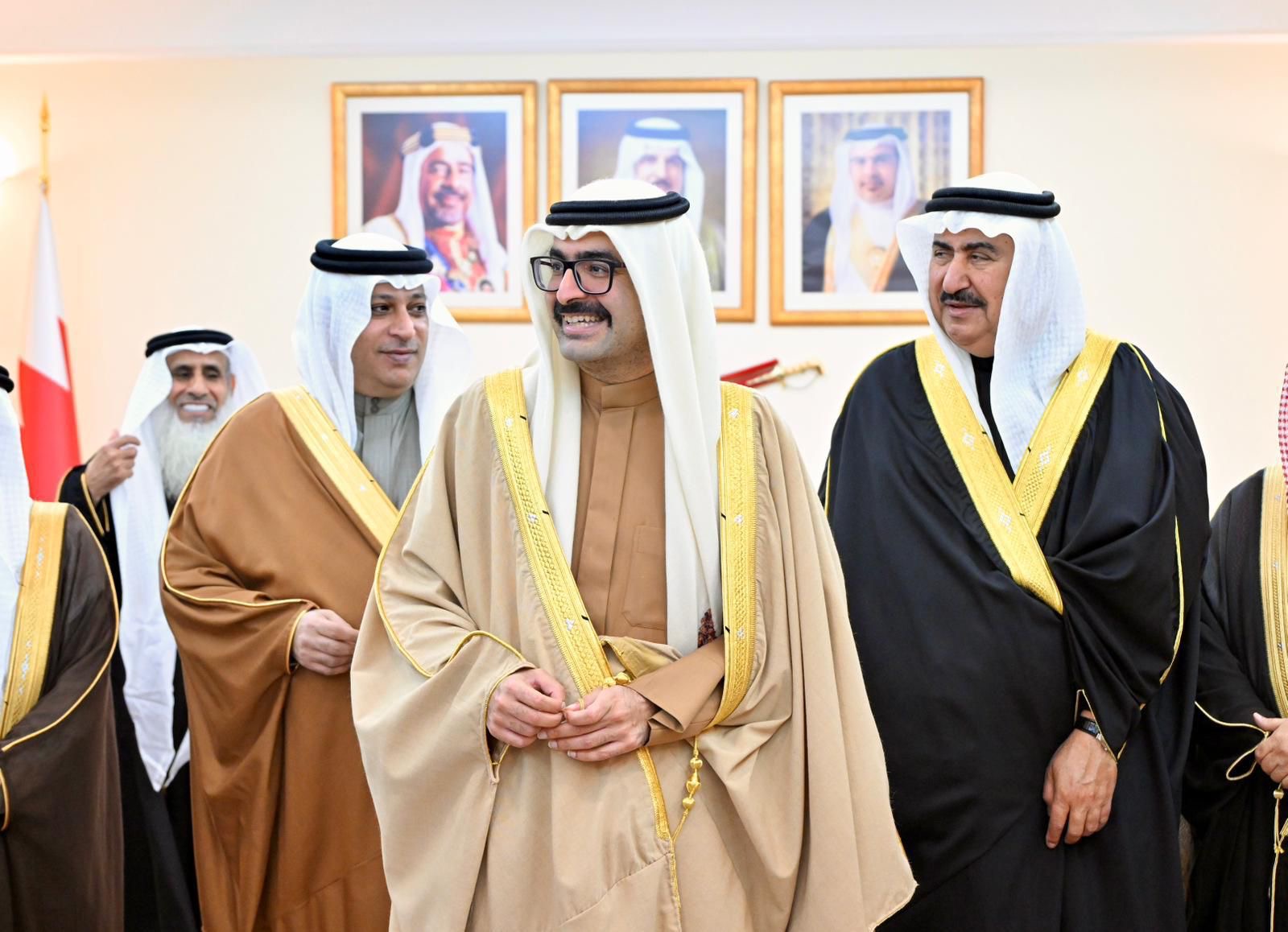 خلال التقاء سموه بالأهالي بمجلس المحافظة محافظ الجنوبية يؤكد مواصلة المبادرات الرائدة والسعي لخدمة الأهالي تعزيزاً للشراكة المجتمعية<