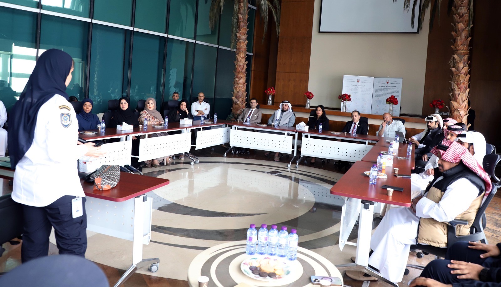 مركز الإسعاف الوطني ينظم ورشة توعوية في الإسعافات الأولية لموظفي وزارة النفط والبيئة<