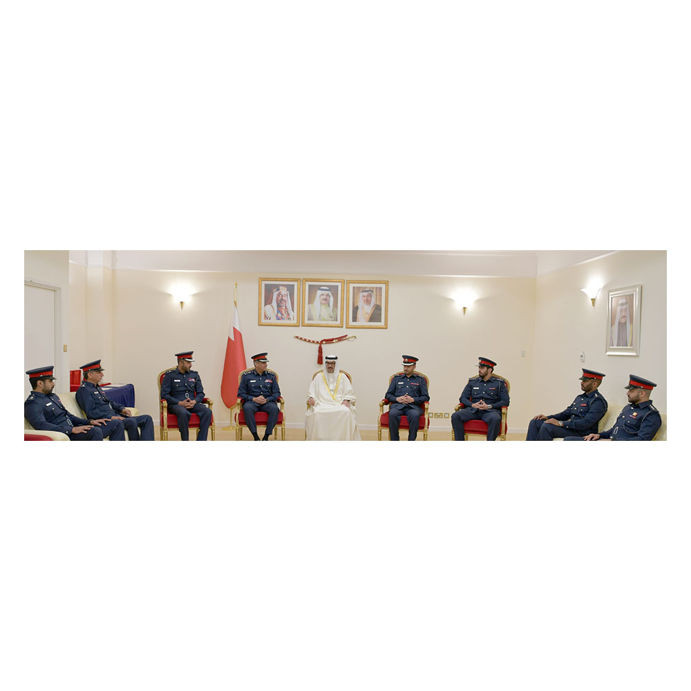 تعزيزاً لمبداً الشراكة المجتمعية .. سمو المحافظ يكرم عدداً من رجال الدفاع المدني نظير جهودهم المثمرة في خدمة مجتمع الجنوبية<