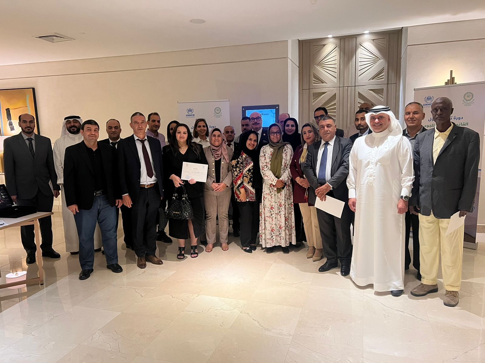 وفد وزارة الداخلية يشارك في ورشة نقاشية 