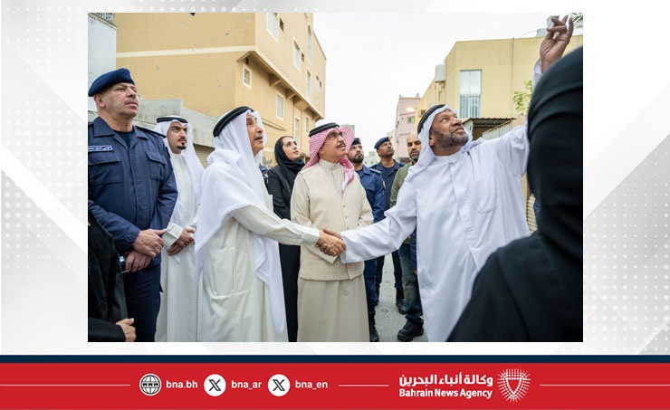 لدى زيارته منطقة سترة.. الشيخ خالد بن عبد الله: سمو ولي العهد رئيس مجلس الوزراء يأمر بتكفل الحكومة بمعالجة الأضرار التي لحقت المنازل ومتابعة الحالة الصحية لمصابي سترة وتوفير أفضل الخدمات الطبية لهم<