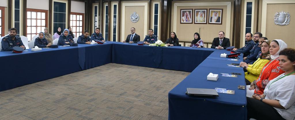 تقديم محاضرات توعوية لطلبة 