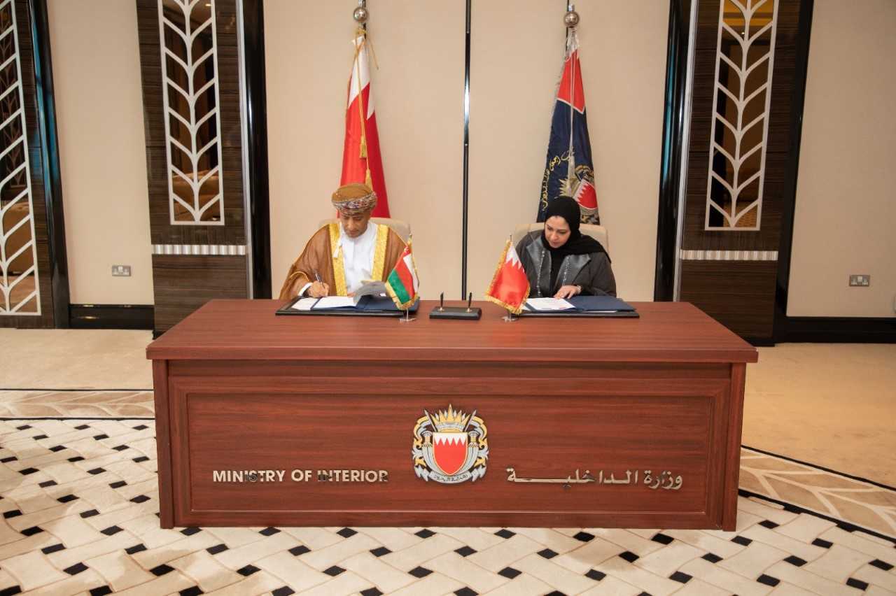 توقيع إدارة التحريات المالية بوزارة الداخلية والمركز الوطني للمعلومات المالية بسلطنة عمان على اتفاقية في مجال مكافحة غسل الأموال وتمويل الإرهاب<