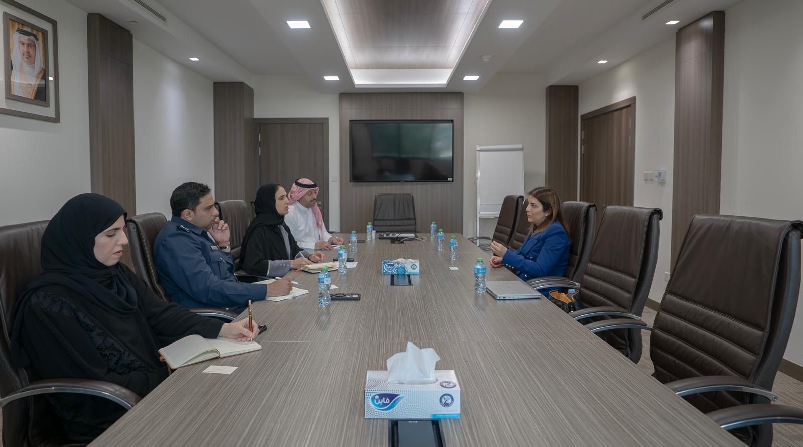 شئون الجمارك تعقد اجتماعًا تنسيقيًا مع وكيل العلامة التجارية (LV) لتعزيز حماية الملكية الفكرية<