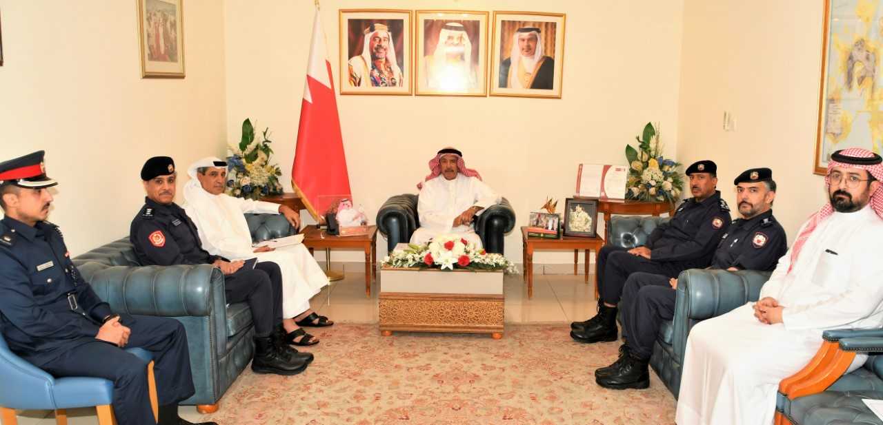 محافظ المحرق يترأس اجتماع اللجنة الأمنية لمناقشة الجاهزية وخطط الاستجابة<