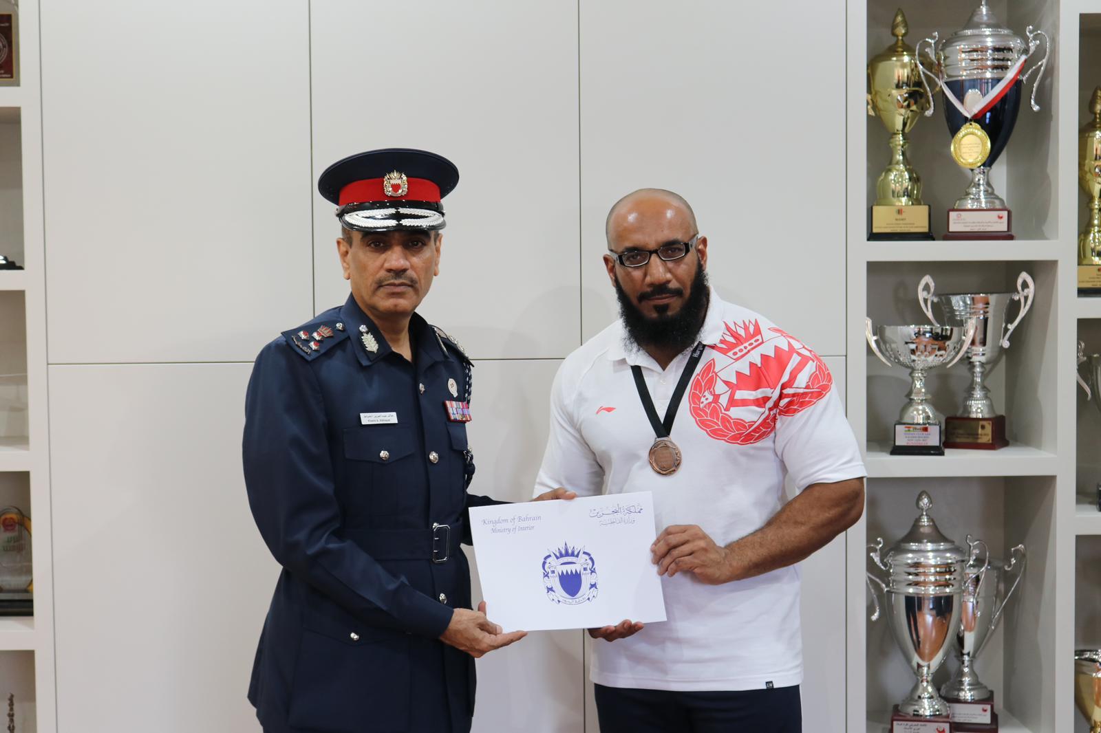 لاعب فريق وزارة الداخلية يحقق المركز الثالث في بطولة كأس العالم لأقوى رجل<