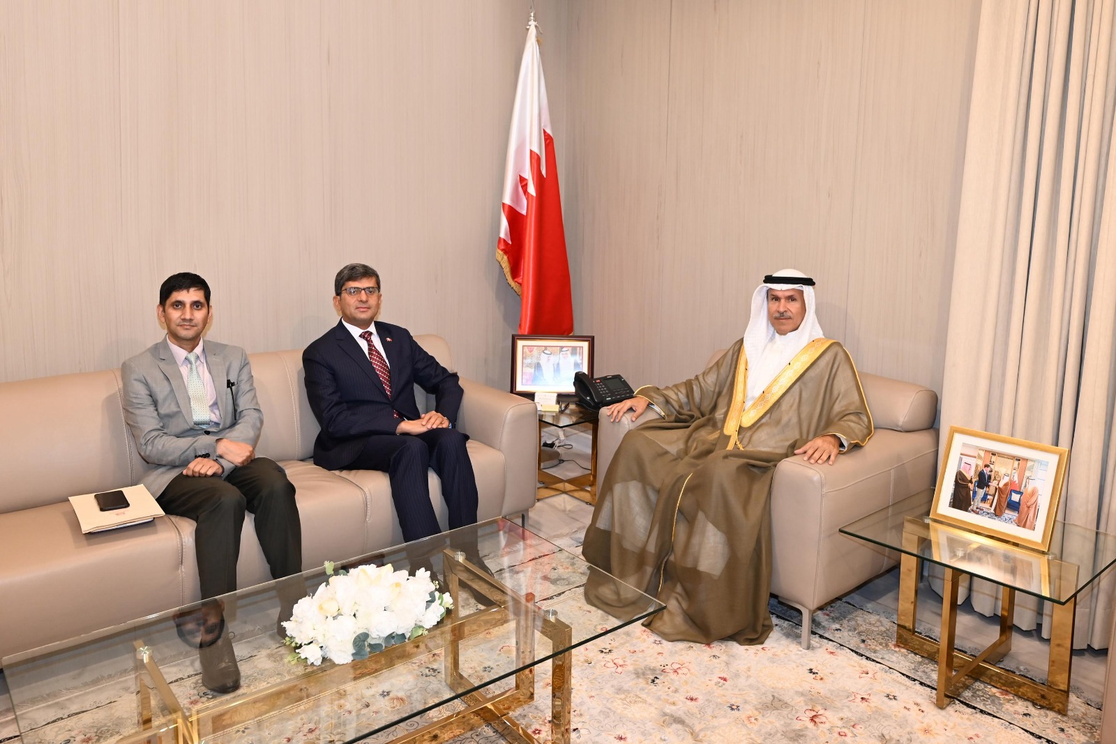 وكيل وزارة الداخلية لشئون الجنسية والجوازات والإقامة يستقبل سفير جمهورية نيبال الديمقراطية الاتحادية لدى مملكة البحرين<