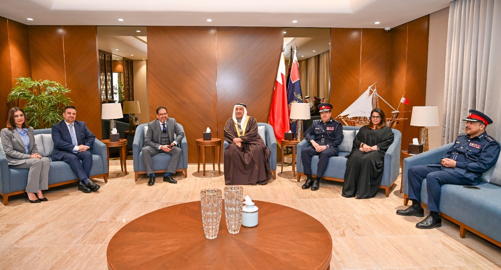 وكيل وزارة الداخلية يستقبل وفدا من شركة أوراكل <