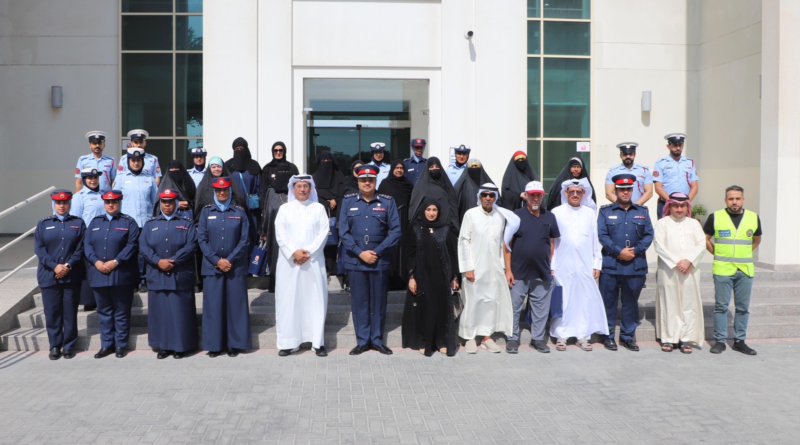 رئاسة الأمن العام لشئون المجتمع تنظم سلسلة فعاليات لروّاد مركز داريوكو لرعاية الوالدين بالتعاون مع مديرية شرطة المحرق<