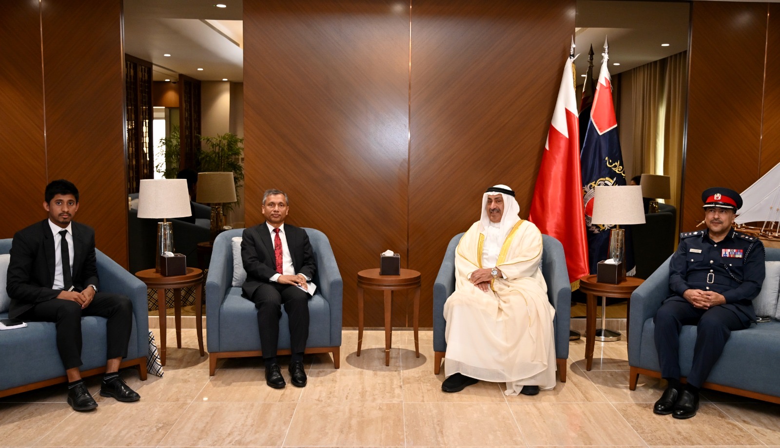 وكيل وزارة الداخلية يستقبل سفير جمهورية بنغلاديش الشعبية لدى مملكة البحرين<
