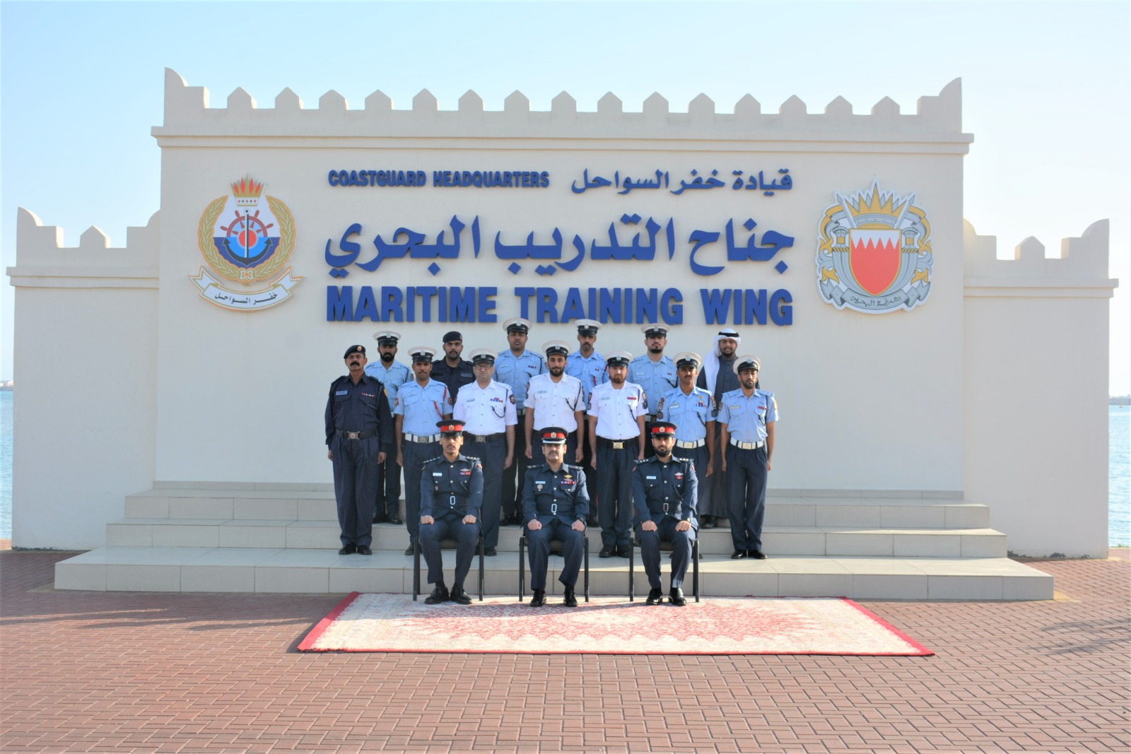 آمر جناح التدريب البحري بقيادة خفر السواحل يفتتح الدورة التنشيطية في الإسعافات الأولية<