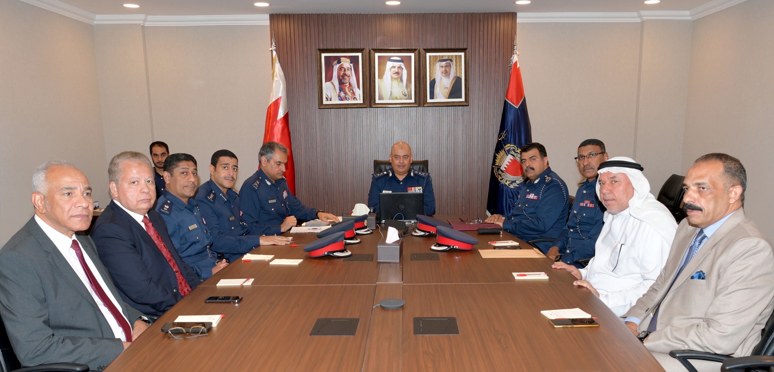 خلال ترؤسه اجتماع المجلس العلمي  ... رئيس الأمن العام يشيد بدعم معالي وزير الداخلية لجهود المجلس التعليمية والتدريبية في تطوير المنظومة الأمنية<