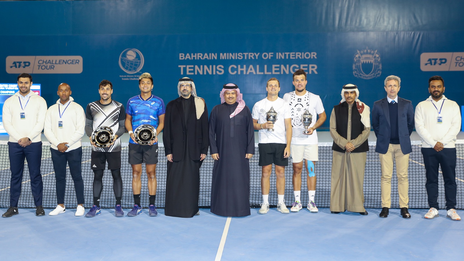 رئيس الأمن العام يشهد المباراة النهائية في فئة الزوجي لبطولة وزارة الداخلية تشالنجر للتنس ويشيد بالمستوى الفني والروح الرياضية للاعبين المشاركين<