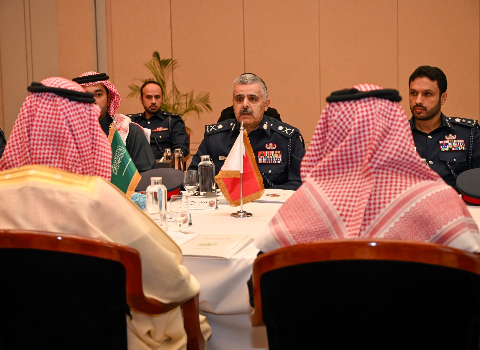 نائب رئيس الشرطة يترأس الجانب البحريني في اجتماع فرق عمل اللجنة الأمنية التابعـة للجنة التنسيق الأمني المنبثقة من مجلس التنسيق السعودي البحريني<