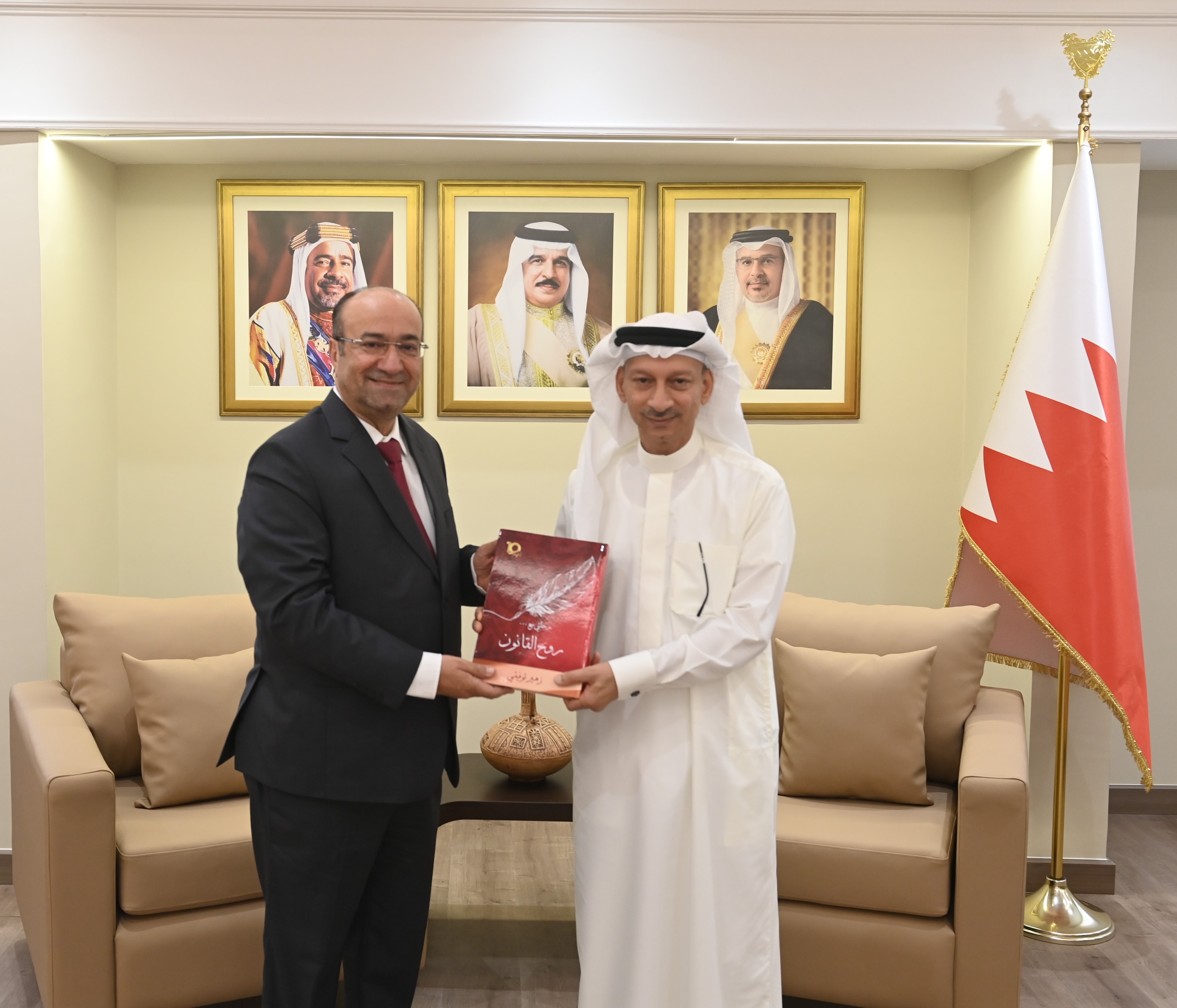 محافظ الشمالية يستقبل الكاتب زهير توفيقي<