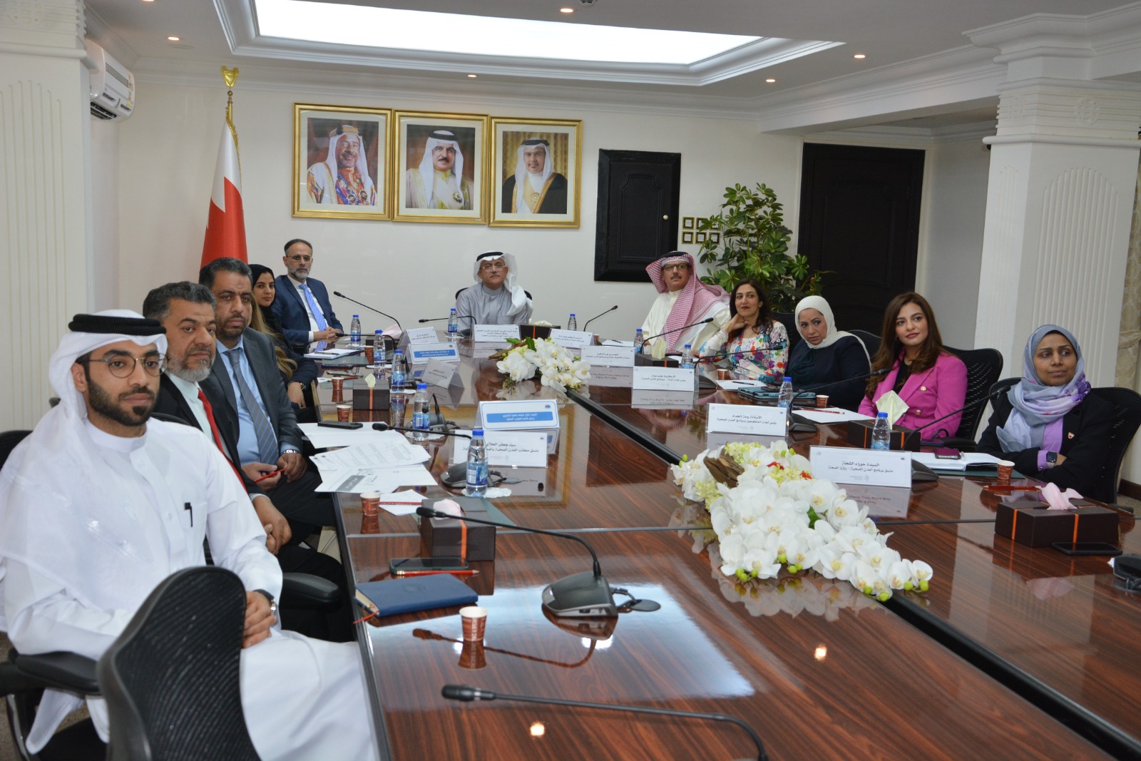 محافظ الشمالية يجتمع برؤساء لجان برنامج المدن الصحية لوضع خطة المشاركة بيوم البحرين الرياضي<