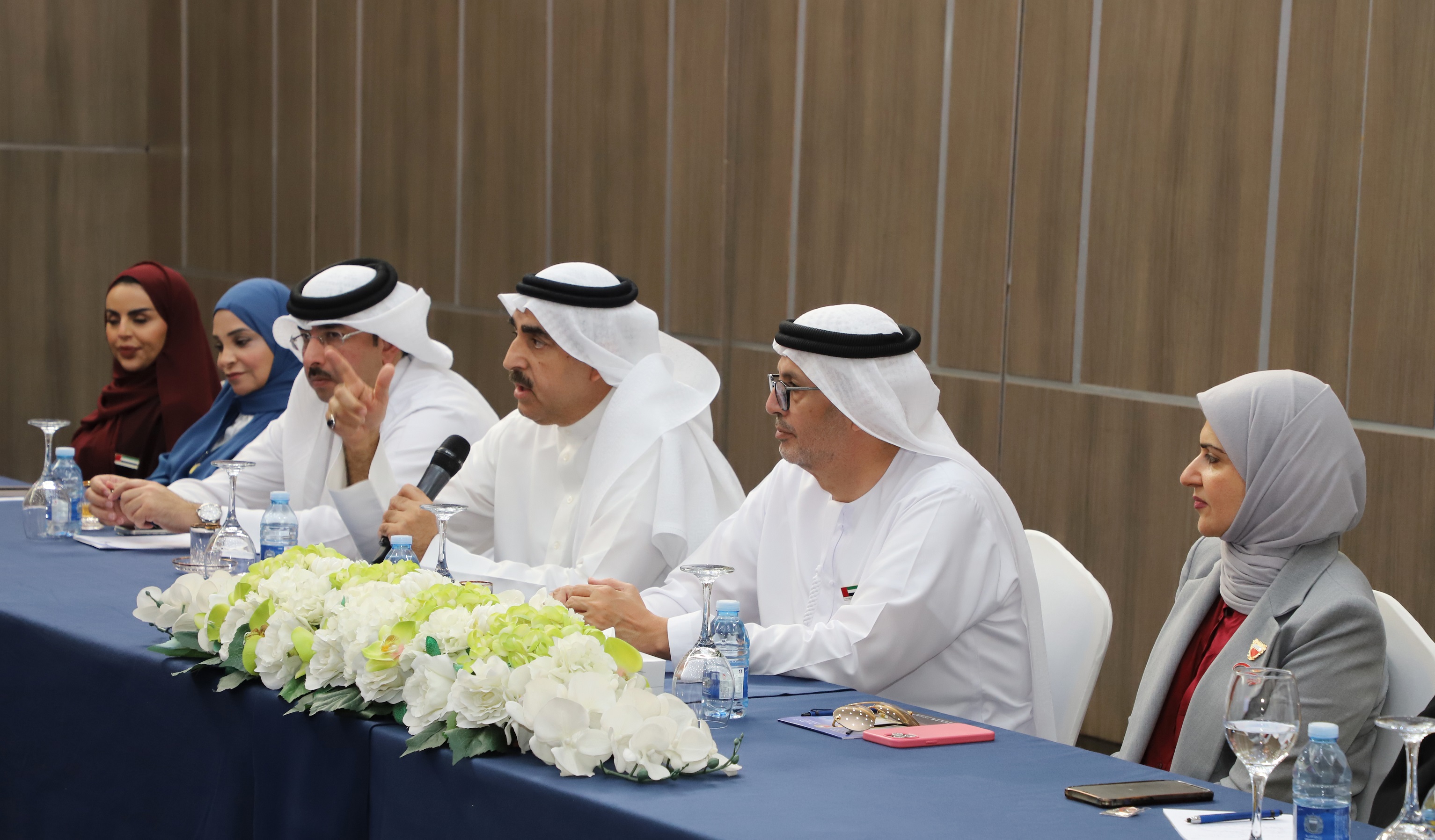 في حوار مفتوح مع وفد شبابي يمثل مؤسسة 