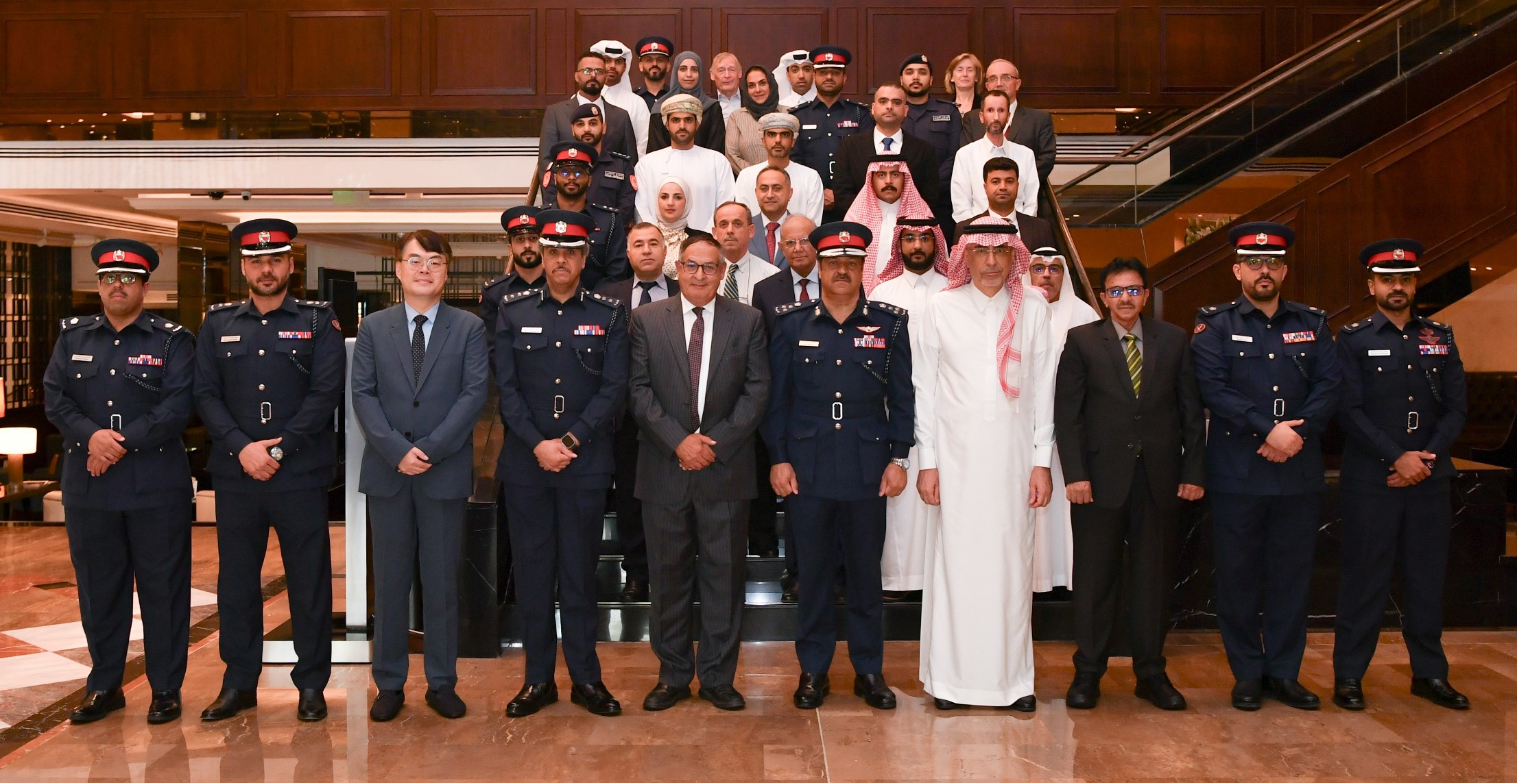 المكتب التنفيذي  لإدارة الطوارئ المدنية  ينظم ورشة  <